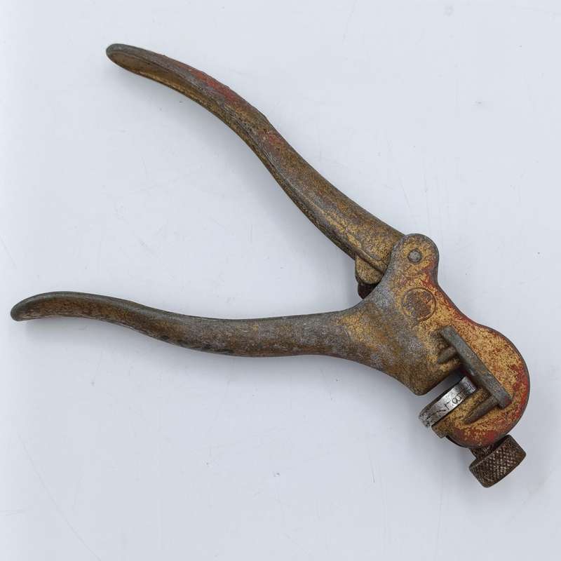 Vintage Somax No.250 saw set pliers