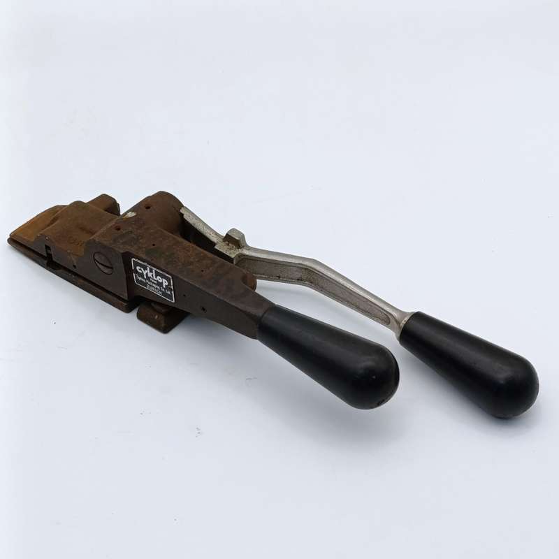 Vintage Cyklop steel strapping tool