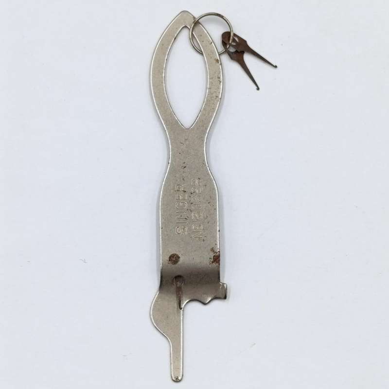 Vintage The Singer Needle Threader in original packaging - for size 9 needle