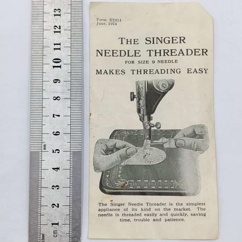 Vintage The Singer Needle Threader in original packaging - for size 9 needle