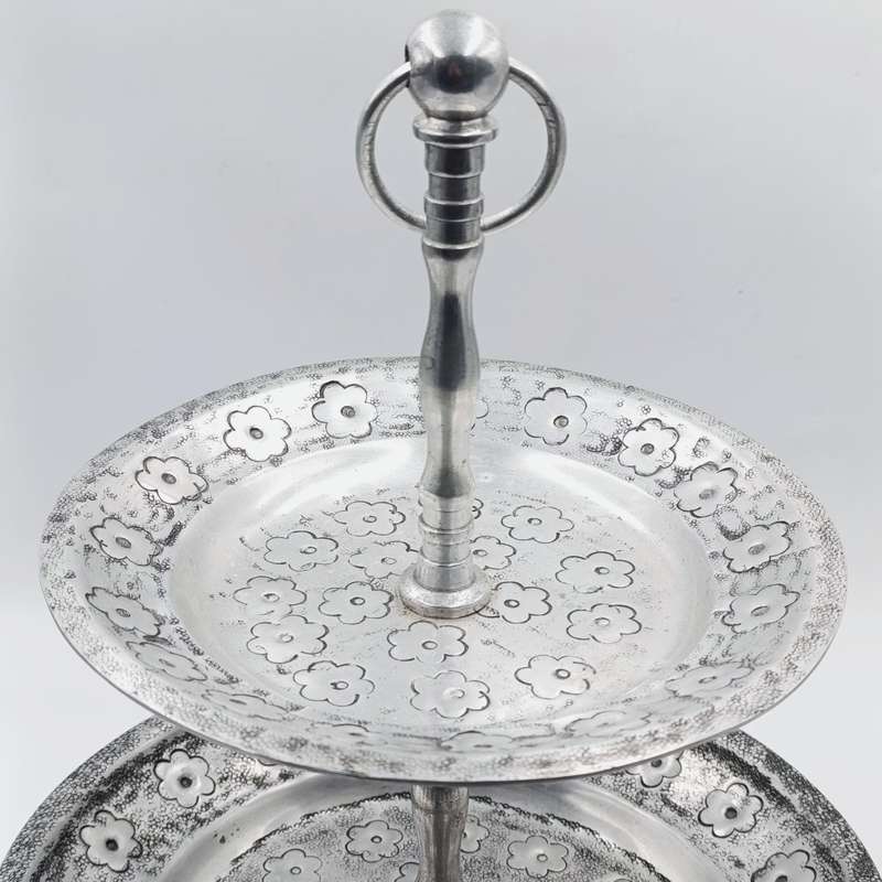 Beautiful 2-tier aluminium cake stand