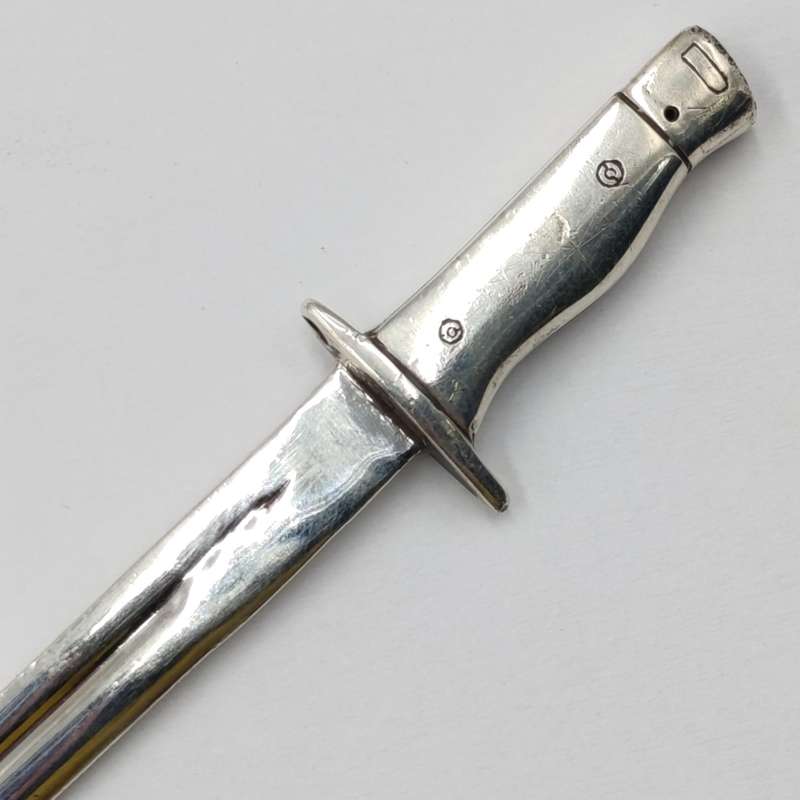 Hallmarked sterling silver miniature 1907 Pattern. 303 bayonet - weighs 13.8g