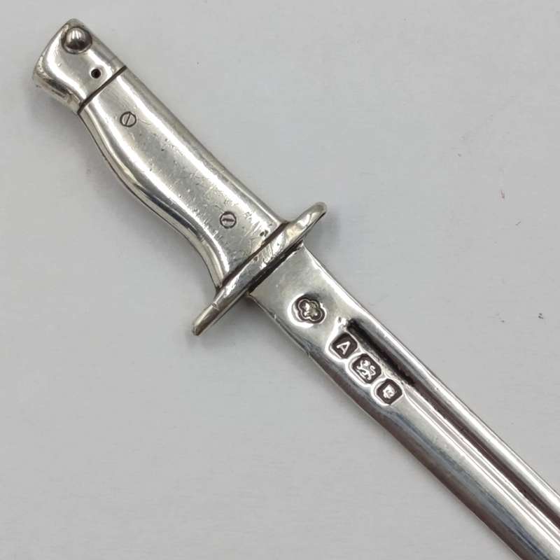 Hallmarked sterling silver miniature 1907 Pattern. 303 bayonet - weighs 13.8g