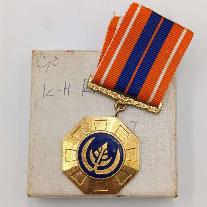 SADF Pro Patria medal #46847 issued to Cpl K.H Knorr - with box - swivel type