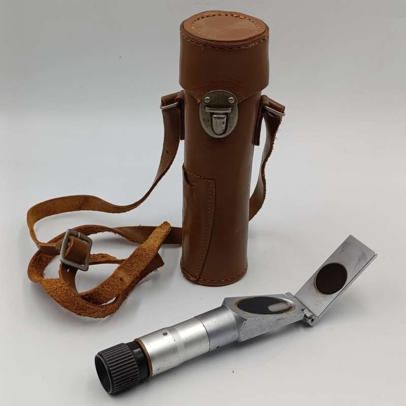 Vintage Atago 0-32% liquid refractometer in pouch