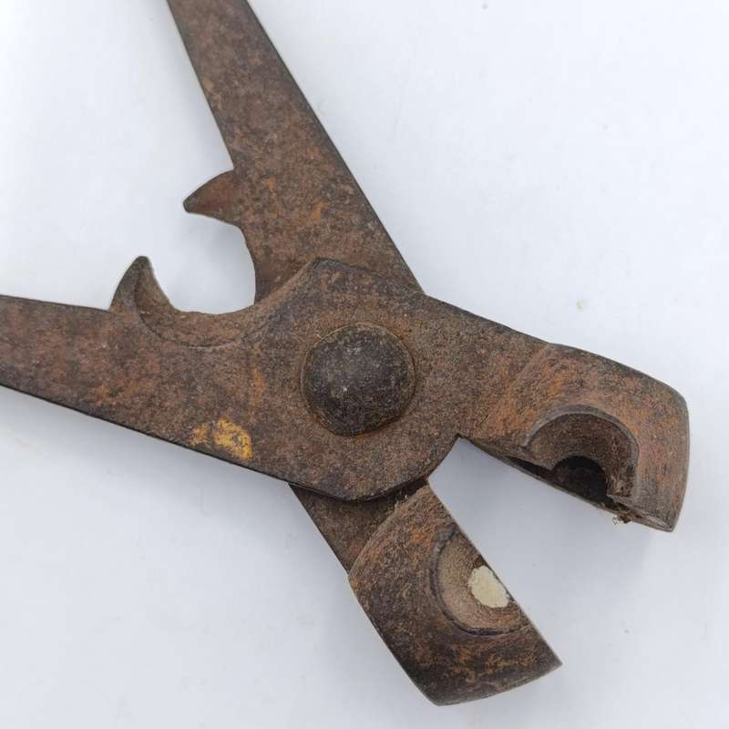 Antique Musket ball bullet mold