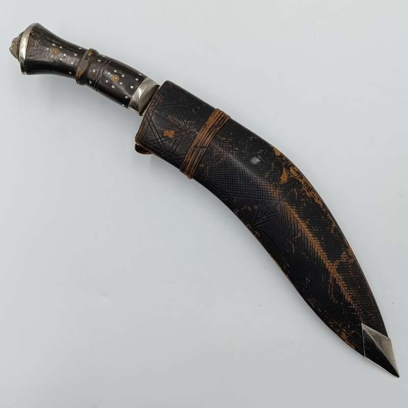 Vintage Kukri hunting knife with leather sheath and two smaller knifes