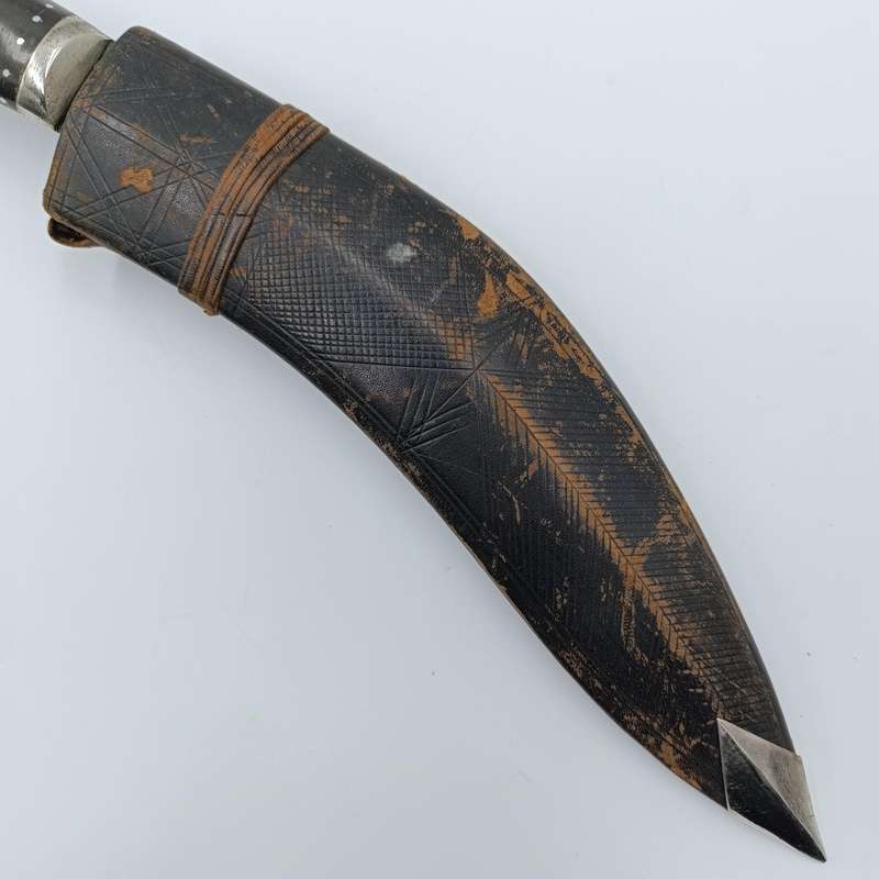 Vintage Kukri hunting knife with leather sheath and two smaller knifes