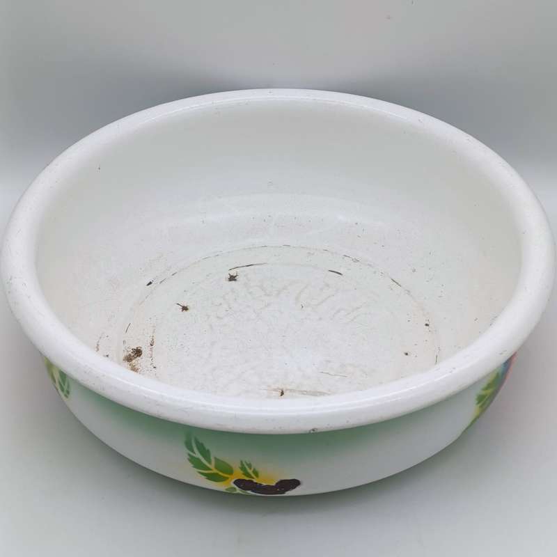 Vintage Czechoslavakian enamel wash basin with pitcher - collection only