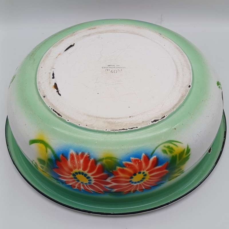 Vintage Czechoslavakian enamel wash basin with pitcher - collection only