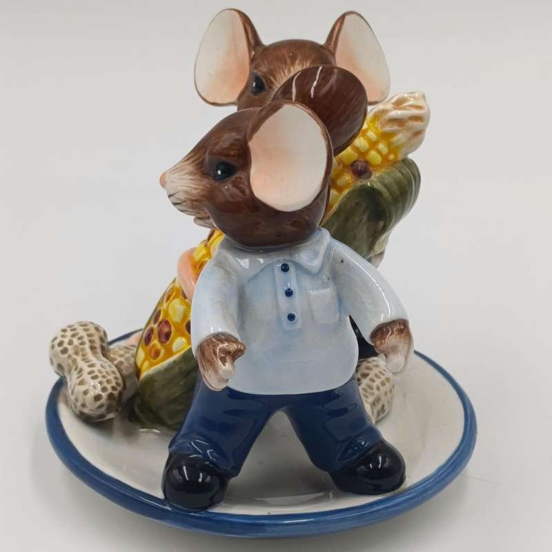 Vintage Function Art Gathering Dinner Mouse