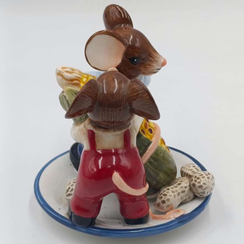 Vintage Function Art Gathering Dinner Mouse