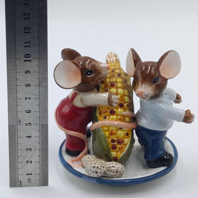 Vintage Function Art Gathering Dinner Mouse