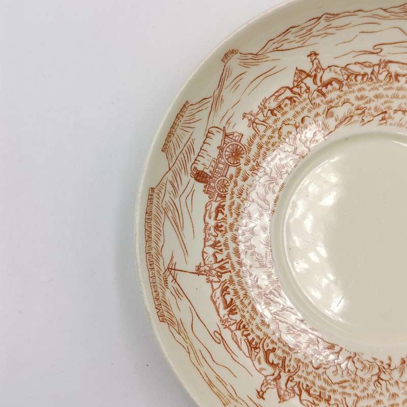 Vintage Voortrekker monument souvenir bowl and saucer - de Sphinx Maastricht - fine crack in bowl