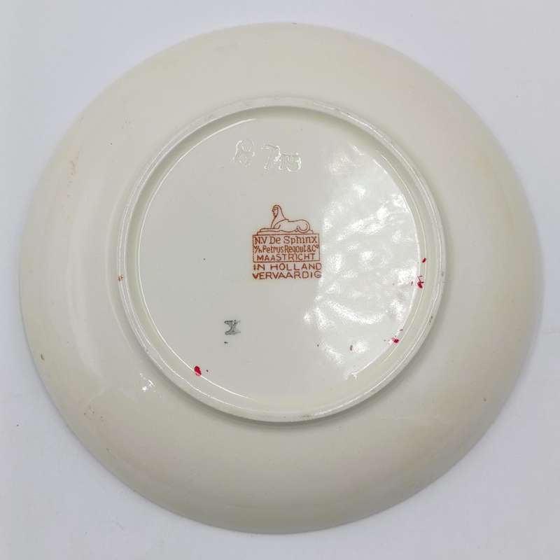Vintage Voortrekker monument souvenir bowl and saucer - de Sphinx Maastricht - fine crack in bowl