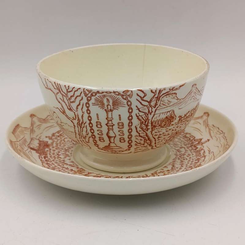 Vintage Voortrekker monument souvenir bowl and saucer - de Sphinx Maastricht - fine crack in bowl