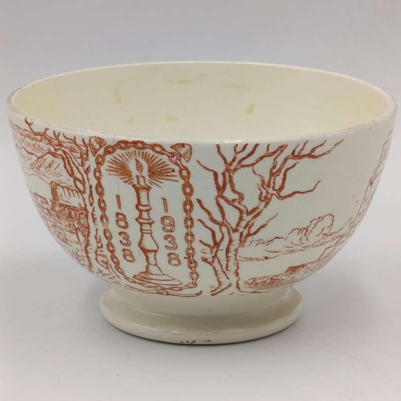 Vintage Voortrekker monument souvenir bowl and saucer - de Sphinx Maastricht - fine crack in bowl