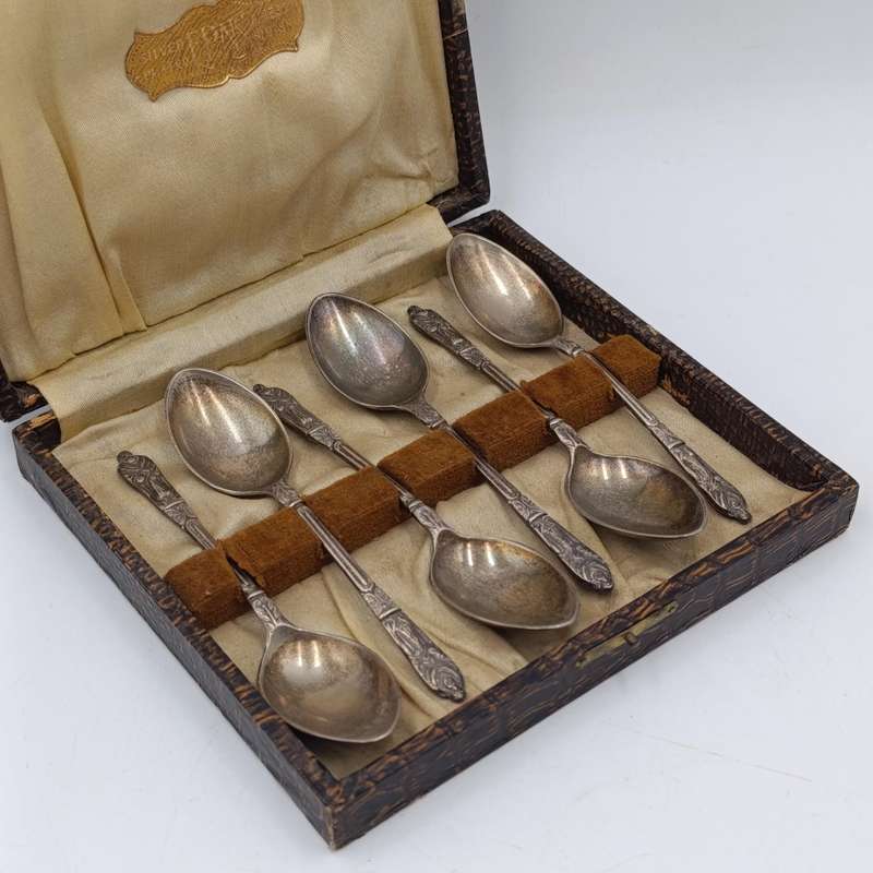 Set of 6 vintage EPNS Apostles tea spoons in box