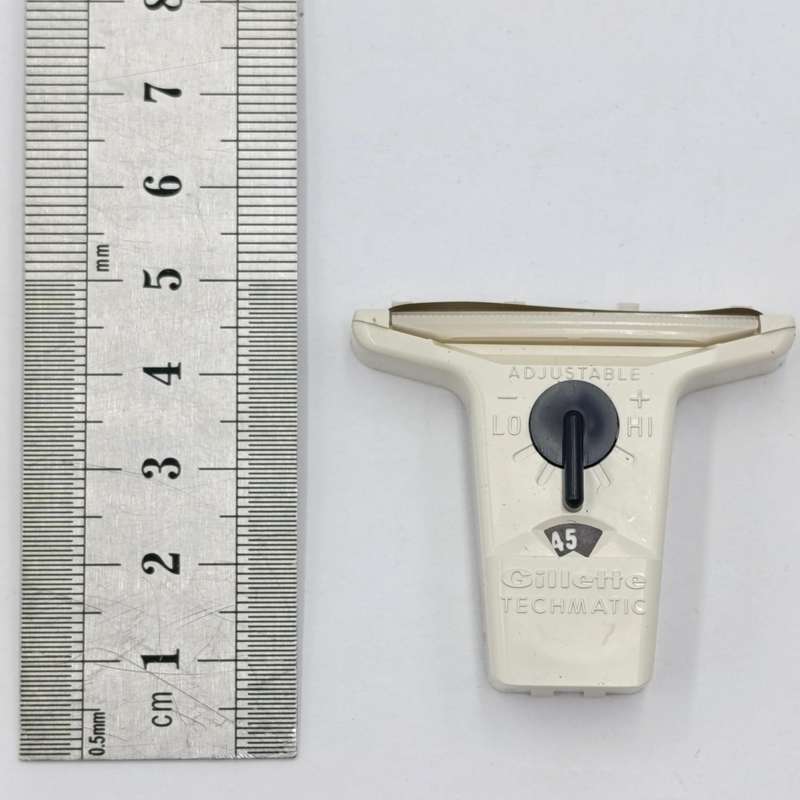 Vintage Gillette Techmatic razor with 7 extra cartridges