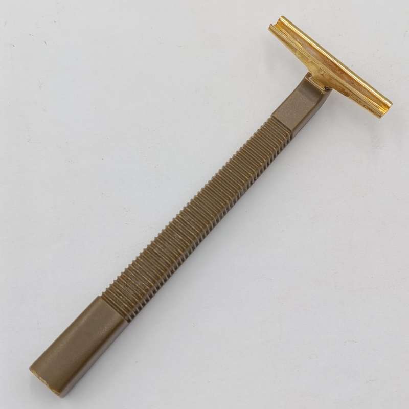 Vintage Gillette Deluxe Trac II razor in case with 6 blades