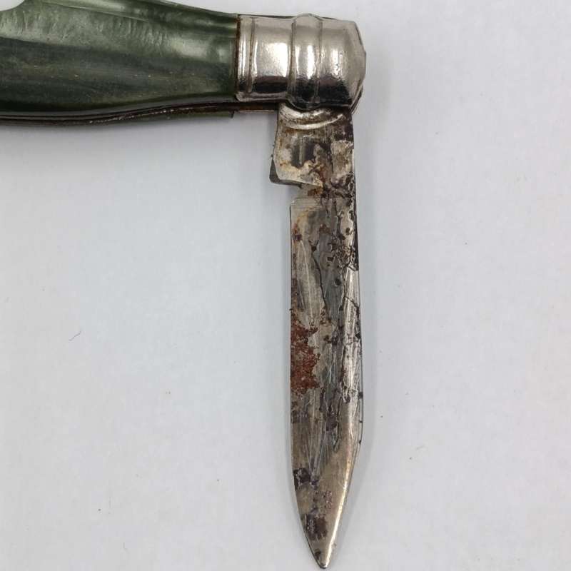 Vintage Richards bottle type miniature pen knife