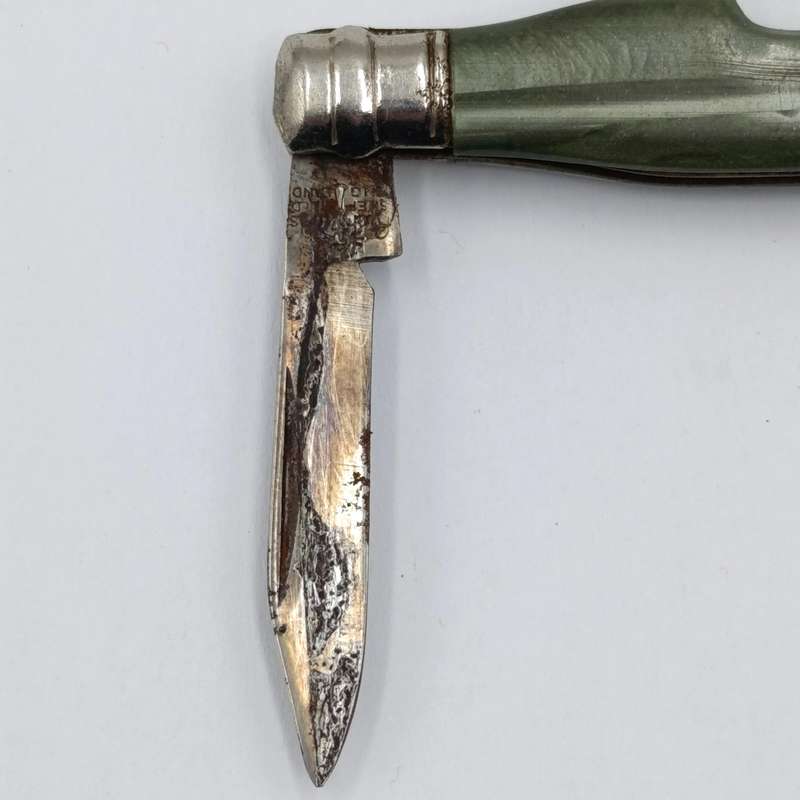 Vintage Richards bottle type miniature pen knife