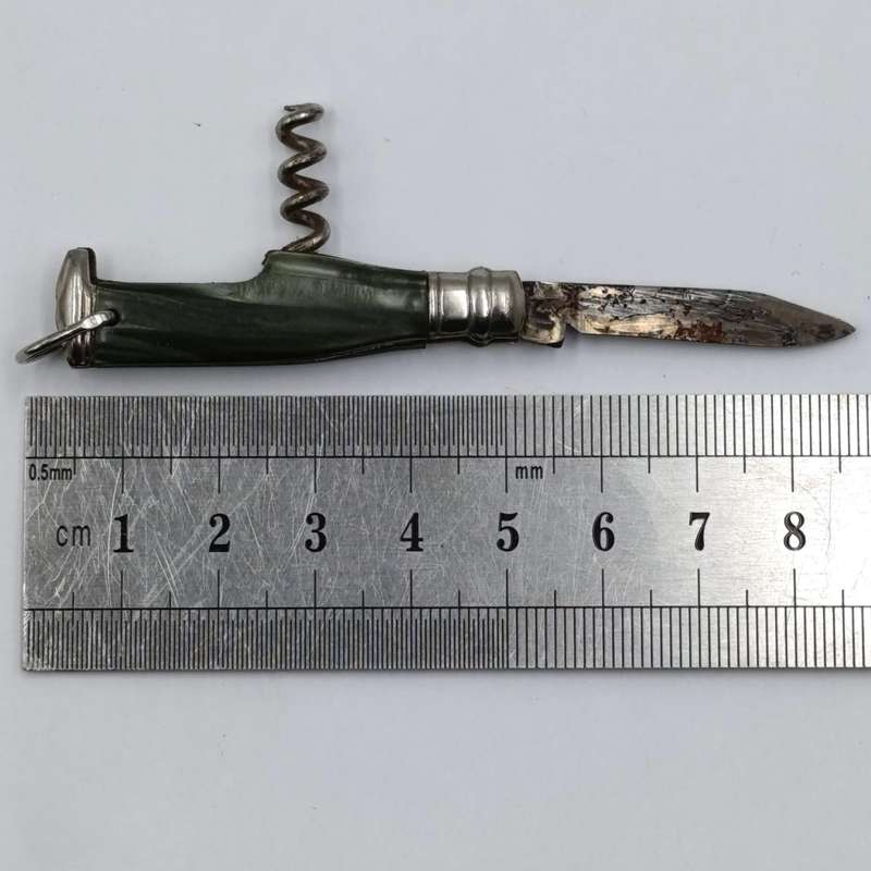 Vintage Richards bottle type miniature pen knife