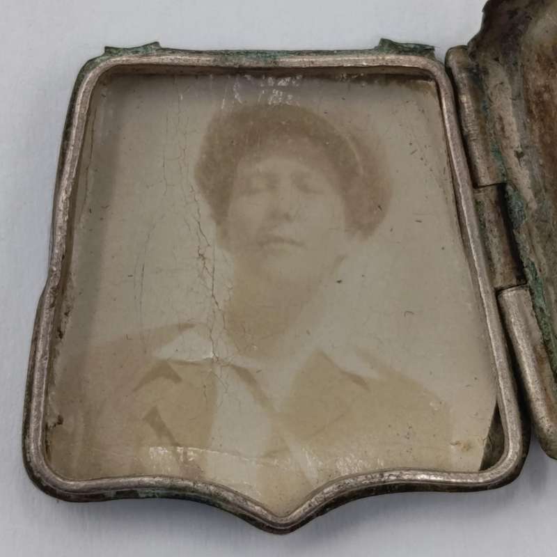 Antique Sterling Silver miniature photo case - hallmarked