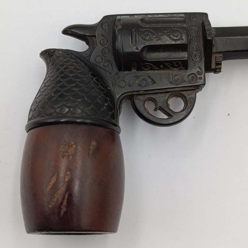 Vintage Revolver shaped smoking pipe