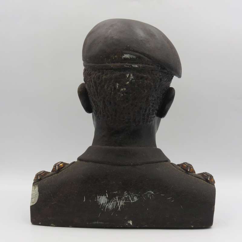 Rhodesia Army Services Corps Lieutenant soldier soapstone bust - Beautiful period carving
