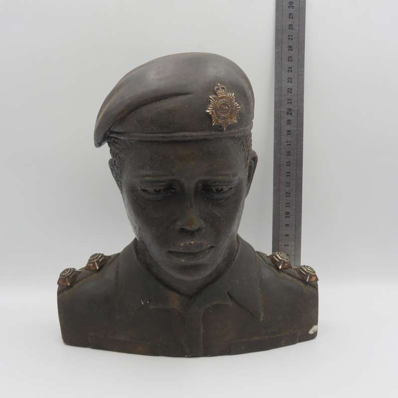 Rhodesia Army Services Corps Lieutenant soldier soapstone bust - Beautiful period carving