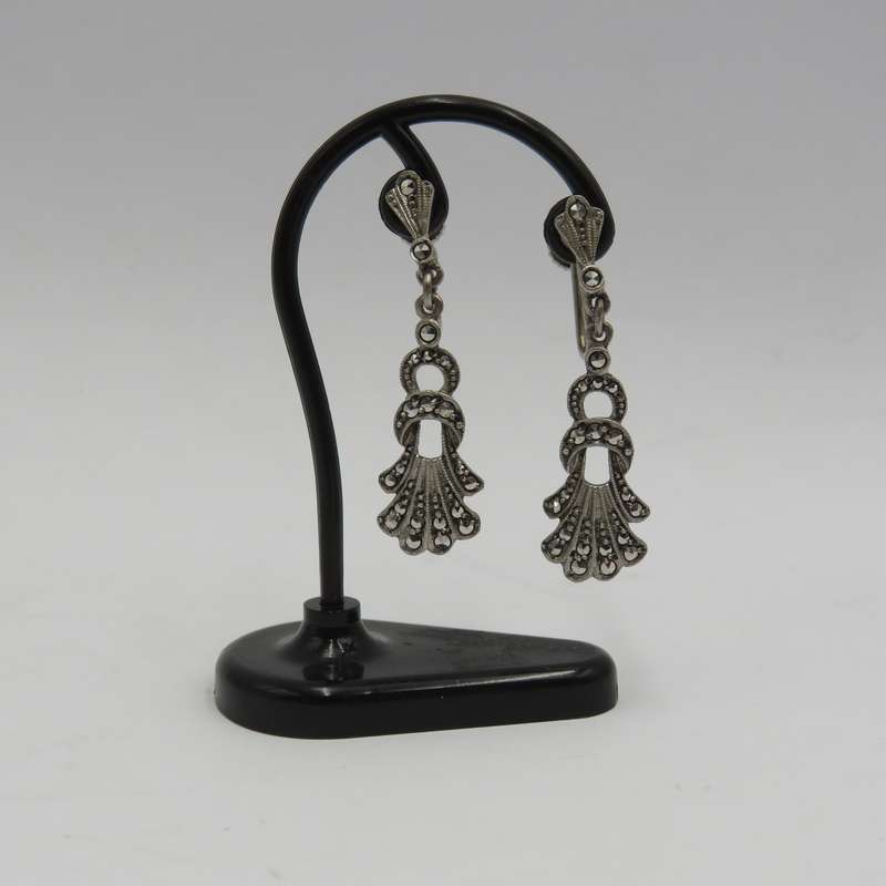 Vintage Sterling silver Marcasite screw-on earrings - weighs 5,6 grams