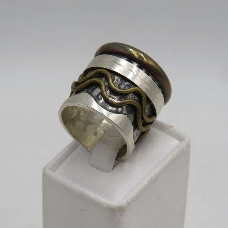 Sterling silver rustic spinner ring - weighs 18.7g