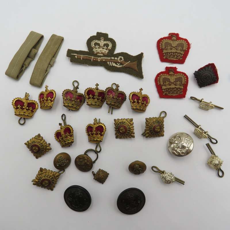 Lot of British military badges and insignia