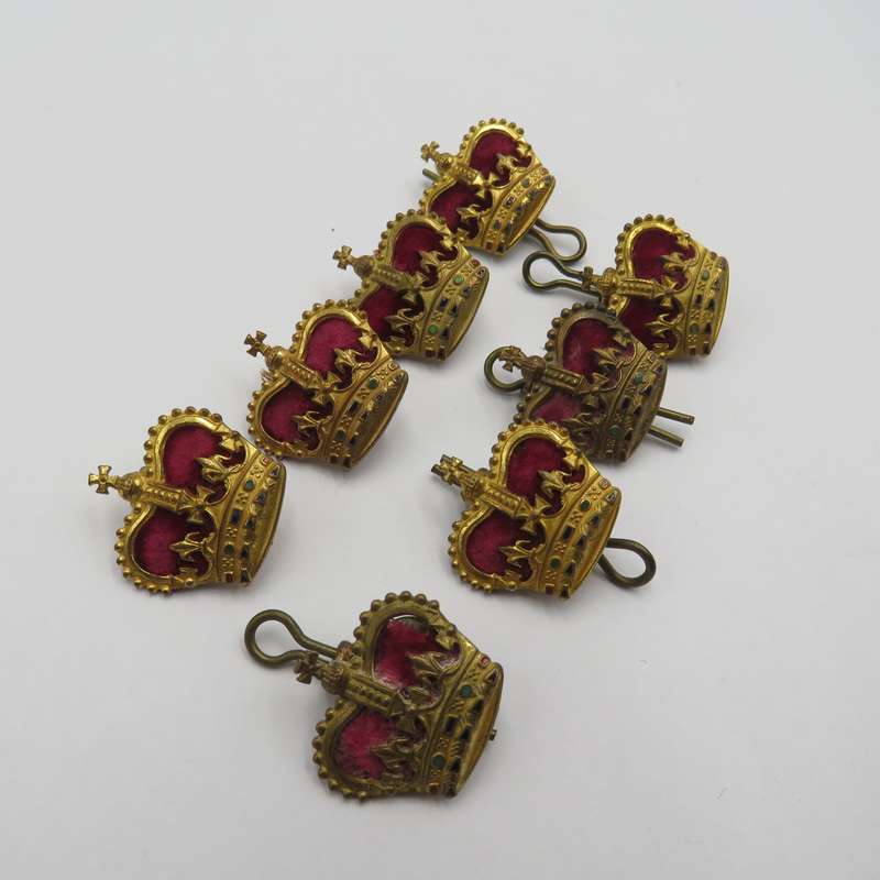 Lot of British military badges and insignia