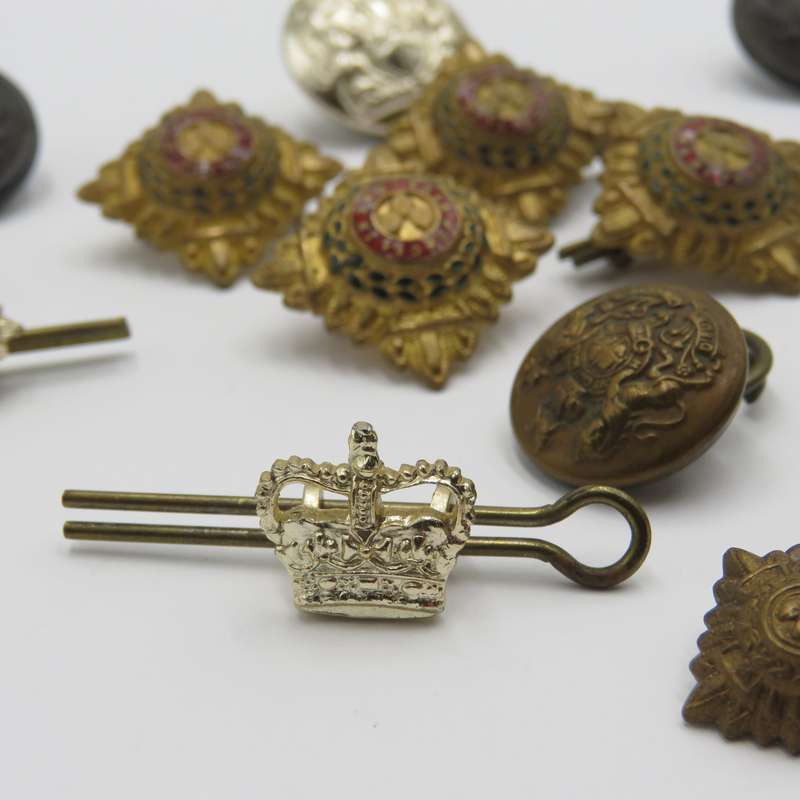 Lot of British military badges and insignia