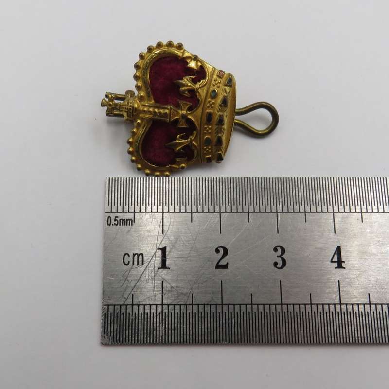 Lot of British military badges and insignia