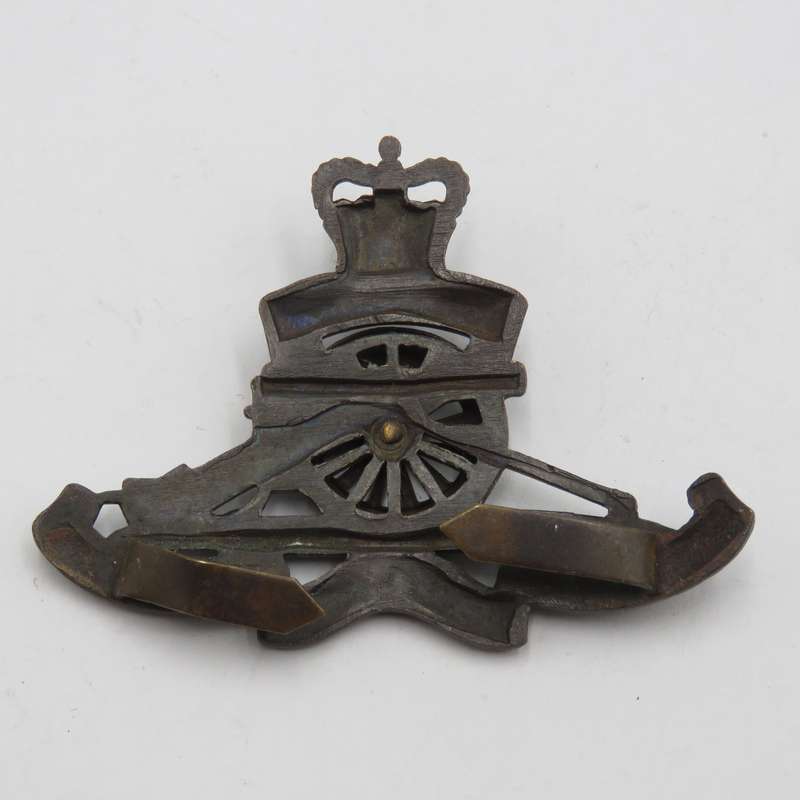 Royal field artillery cap badge