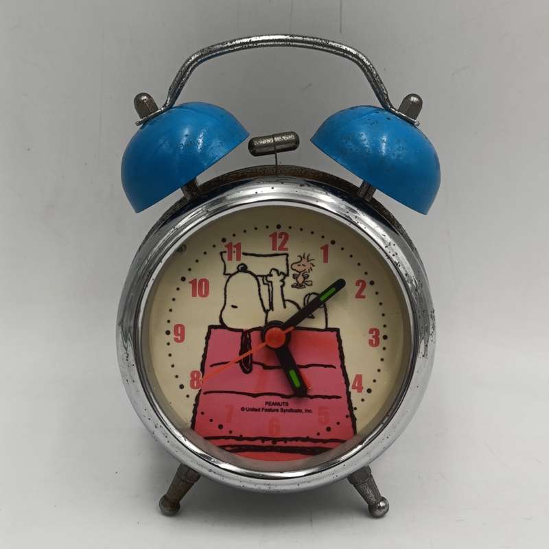 Vintage Peanuts battery operated bedside alarm clock - working