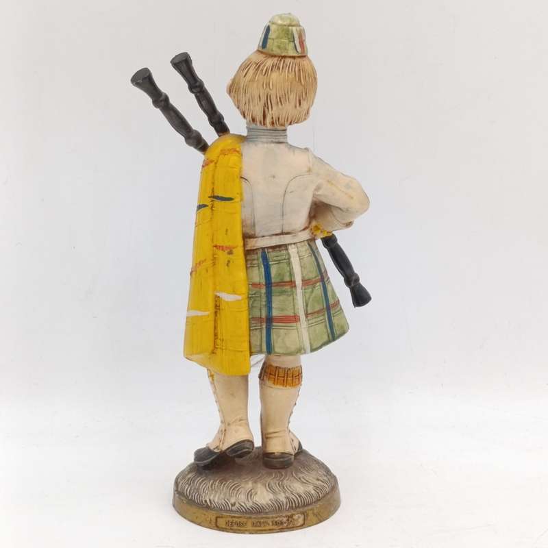 Vintage Scottish Piper figurine - Depose Italy 503