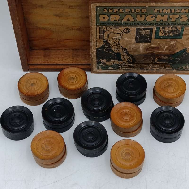 Vintage Draughtsmen set in wooden box