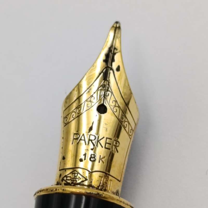 Parker Sonnet fountain pen with 18kt gold nib