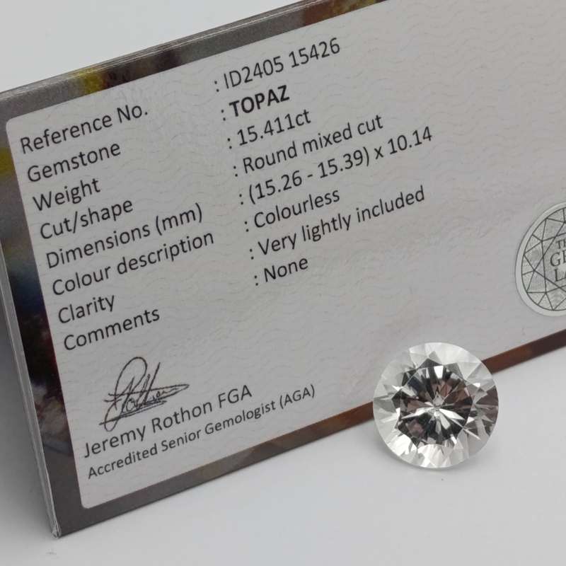 Colourless Topaz of 15,4 carat Round Mixed cut with Gemlab certificate