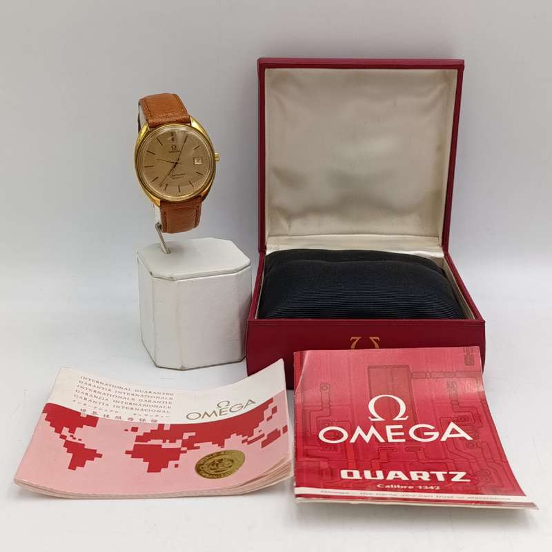 Omega 1976 Seamaster Quartz men's watch - very good working condition with box and papers