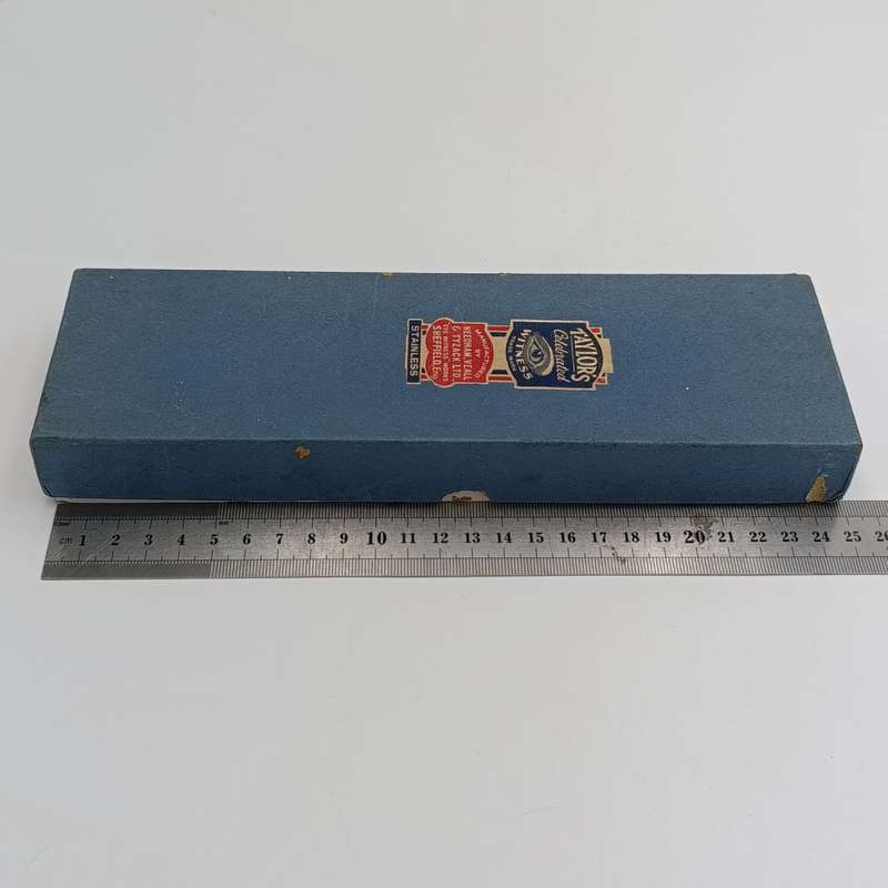 Lot of 6 vintage Taylor's celebrated witness knives - never used in original box