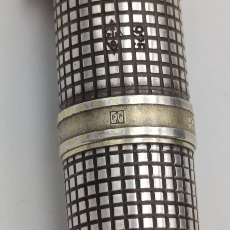 Parker Premium Collection Sterling pen and pencil set with fountain pen and 18kt nib