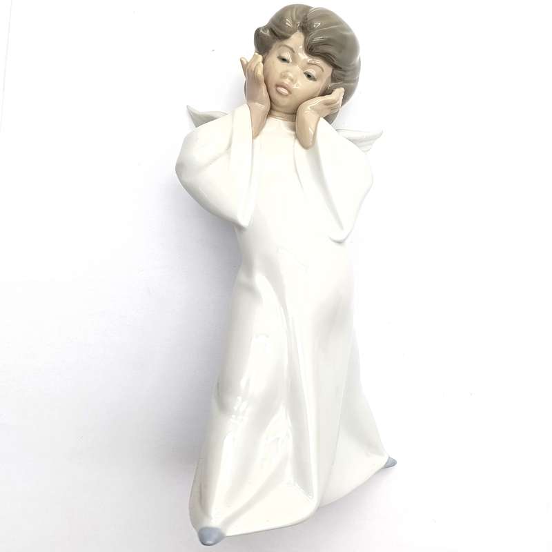Vintage Lladro Mime Angel porcelain figurine - no box