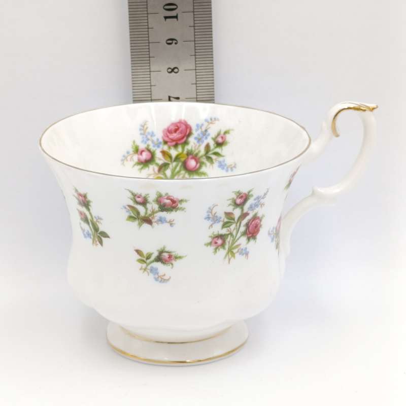 Royal Albert Winsome trio