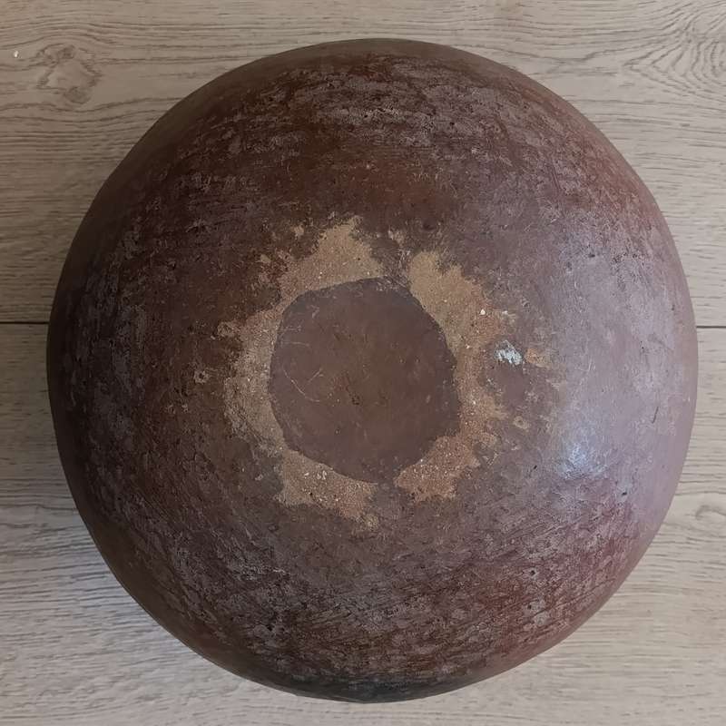 Beautiful handmade Sotho-Tswana clay pot