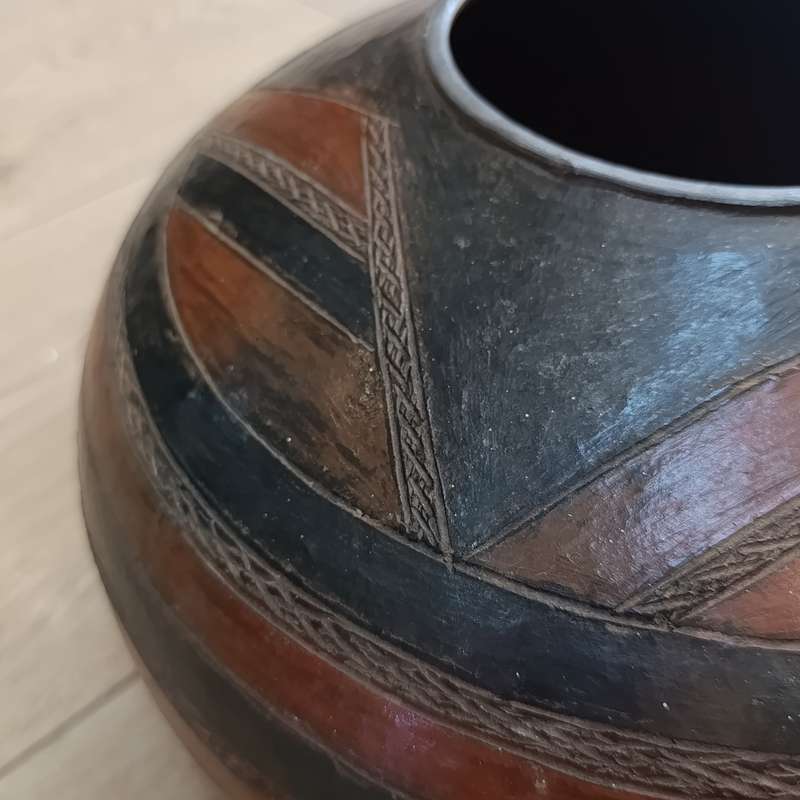 Beautiful handmade Sotho-Tswana clay pot